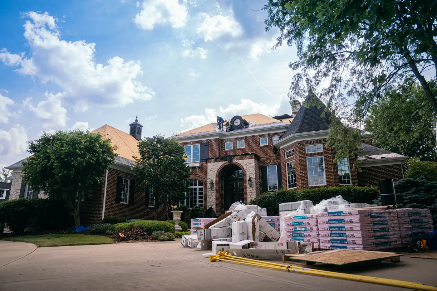 Manufacturer-certified roof installation in Swayzee